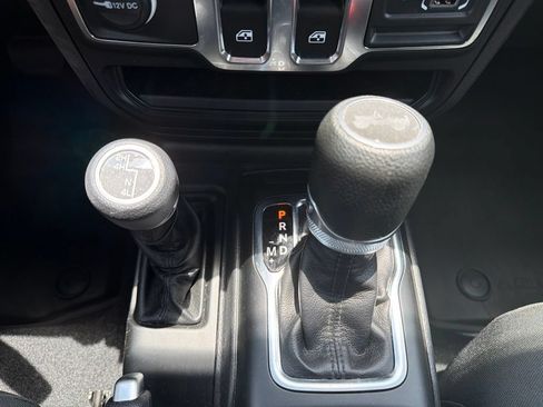 Used 2023 Jeep Wrangler Sport AWD/4WD image 28