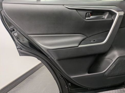 Used 2020 Toyota RAV4 XLE w/ Convenience Package AWD/4WD image 26