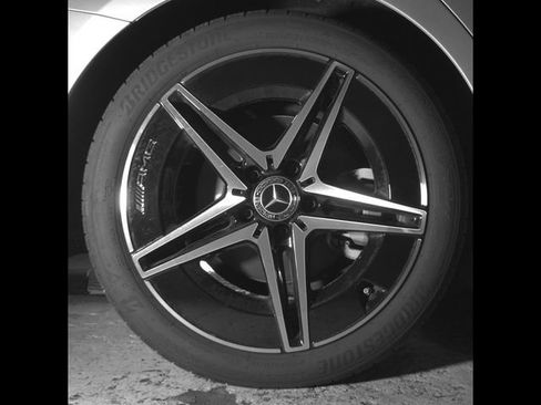 Used 2025 Mercedes-Benz C 300 4MATIC Sedan image 12