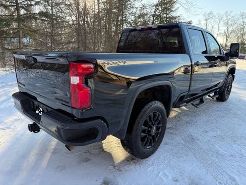 Used 2025 Chevrolet Silverado 2500 Custom w/ Custom Value Package image 2