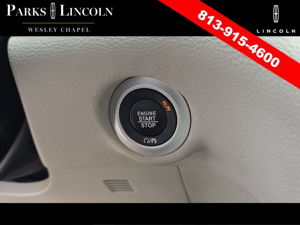 Used 2021 Chrysler Pacifica Touring-L w/ Uconnect Theater Family Group FWD image 26