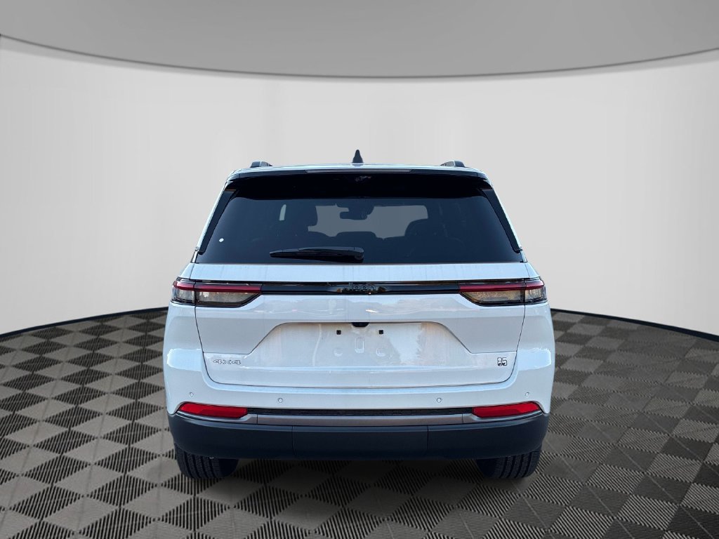 New 2026 Jeep Grand Cherokee Limited AWD/4WD image 3