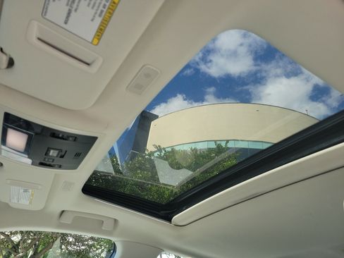 Used 2024 Lexus ES 250 w/ Premium Package image 22