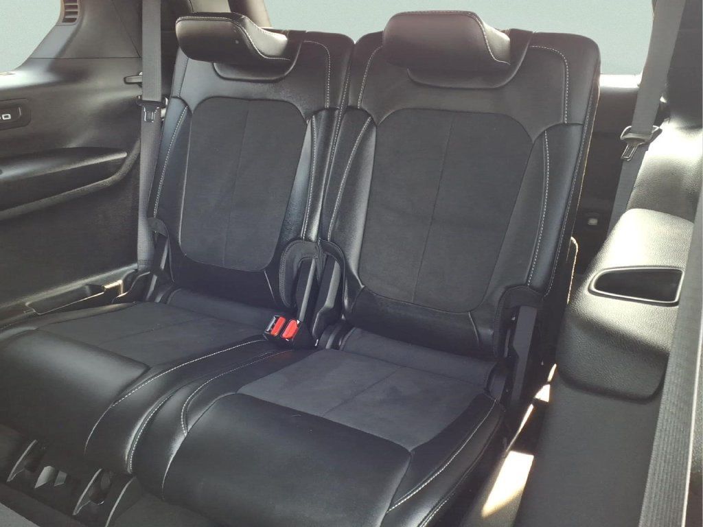 Used 2025 Jeep Grand Cherokee L Altitude RWD image 17