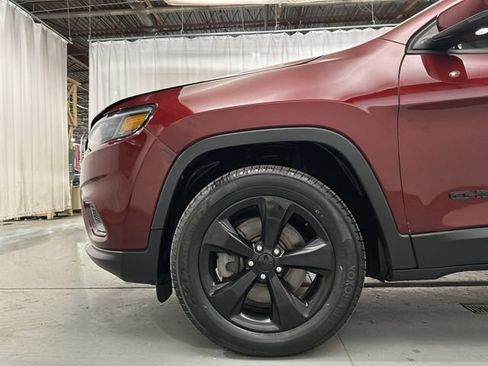 Used 2019 Jeep Cherokee Latitude Plus AWD/4WD image 22