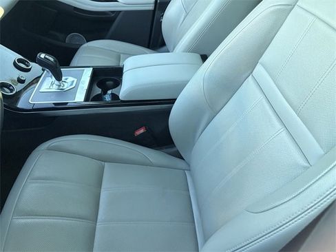 Used 2021 Land Rover Range Rover Evoque SE image 9