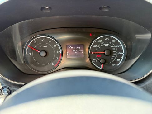 Used 2018 Subaru Crosstrek 2.0i Premium AWD/4WD image 11
