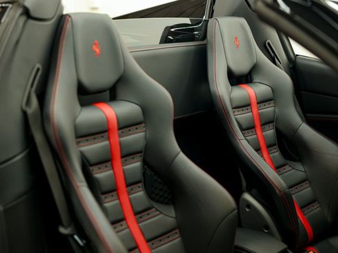 Used 2017 Ferrari 488 Spider image 22