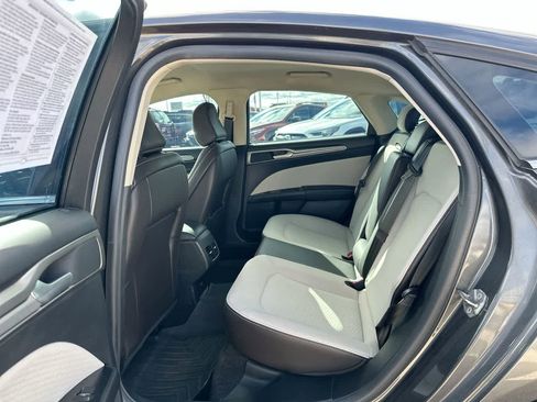 Used 2020 Ford Fusion SE w/ Equipment Group 151A image 24