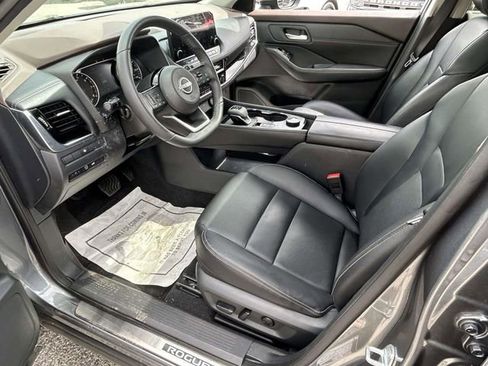 Used 2023 Nissan Rogue SL w/ SL Premium Package image 12