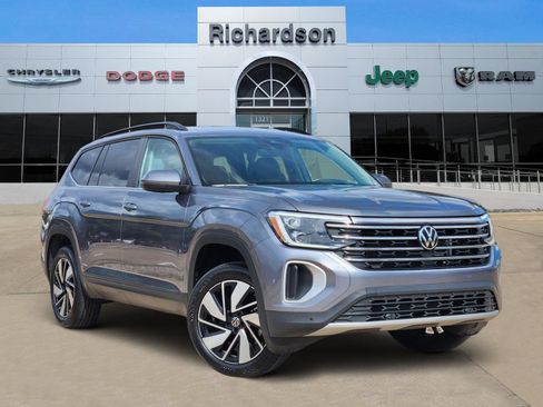 Used 2025 Volkswagen Atlas SE FWD image 1