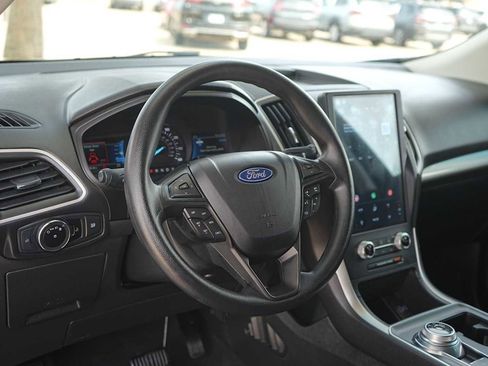 Used 2023 Ford Edge SE w/ Black Appearance Package AWD/4WD image 2