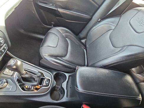 Used 2023 Jeep Cherokee Altitude Lux image 18