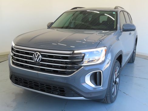 New 2026 Volkswagen Atlas SE image 9