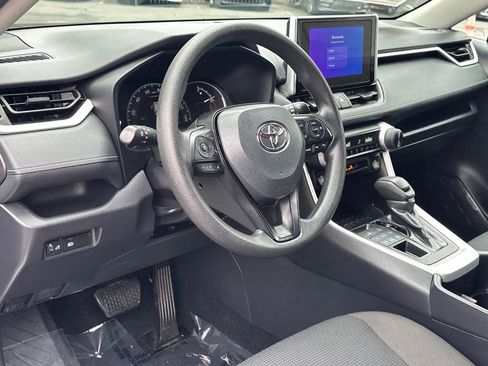Used 2025 Toyota RAV4 LE AWD/4WD image 16
