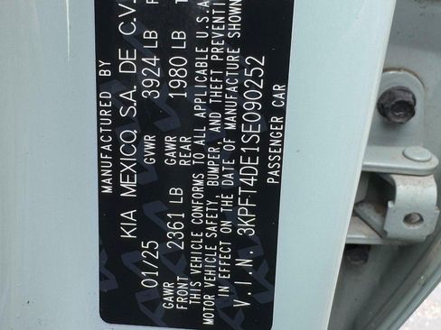 Used 2025 Kia K4 LXS image 21