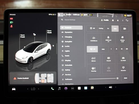 Used 2023 Tesla Model 3 Standard Range image 24