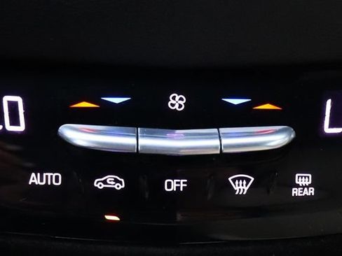 Used 2017 Cadillac XT5 FWD image 46