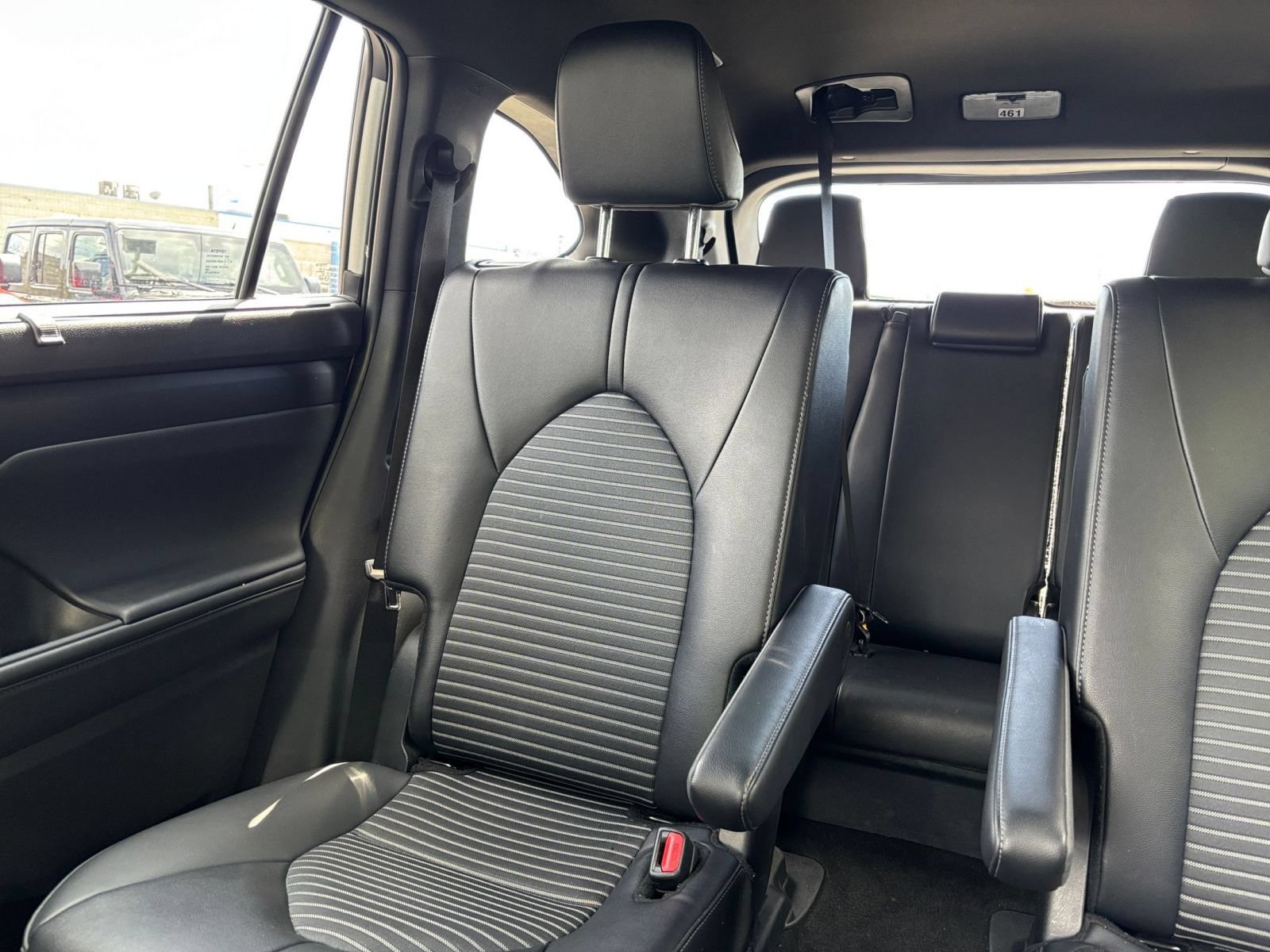 Used 2025 Toyota Highlander XSE AWD/4WD image 41