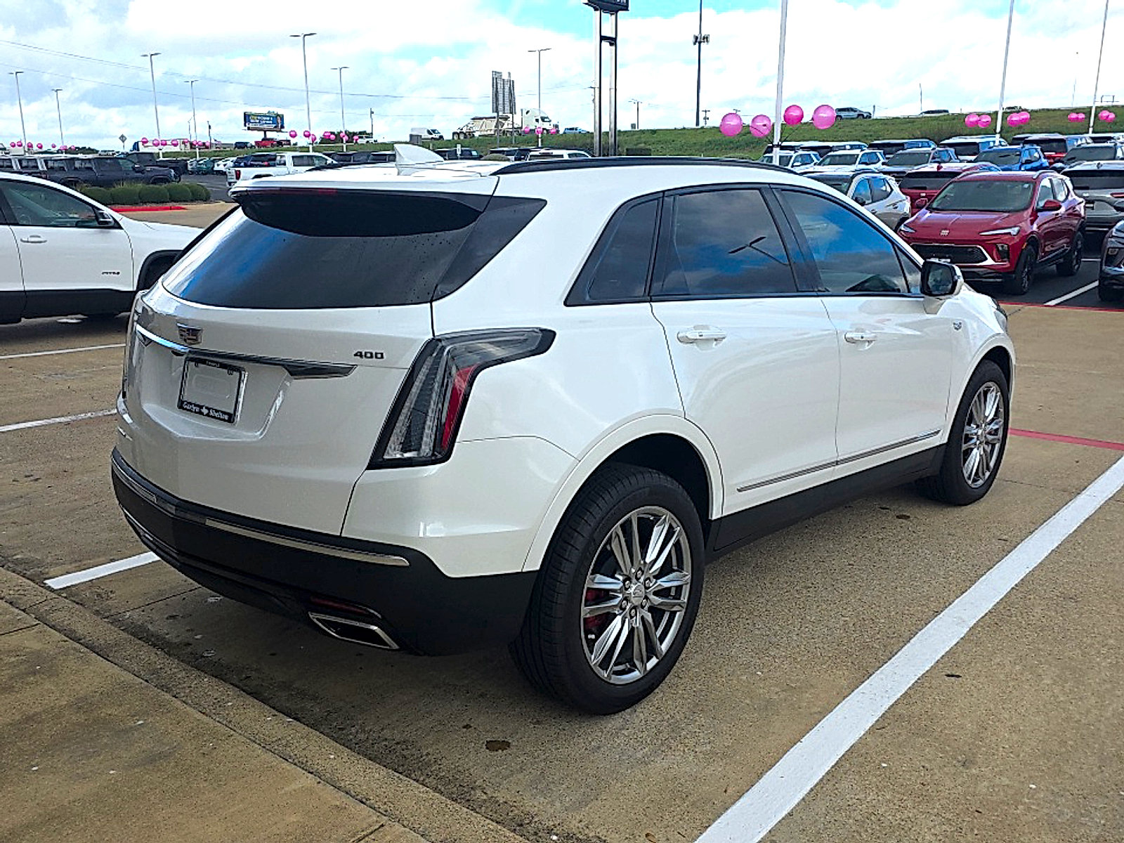 Used 2025 Cadillac XT5 Sportv w/ LPO, Floor Liner Package AWD/4WD image 9