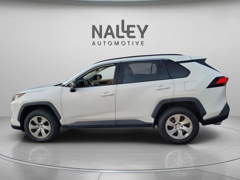Used 2019 Toyota RAV4 LE image 7