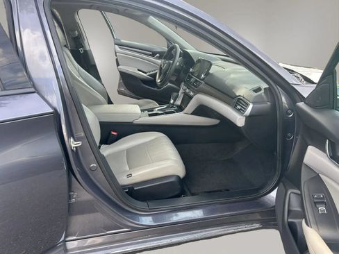 Used 2019 Honda Accord EX image 13