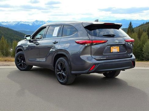 Used 2022 Toyota Highlander XLE image 5