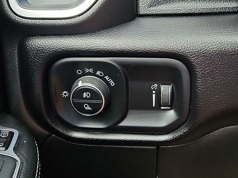 Certified 2024 RAM 3500 Big Horn AWD/4WD image 24