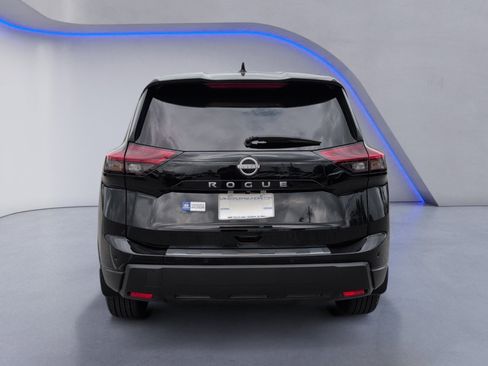 Used 2025 Nissan Rogue SV FWD image 8