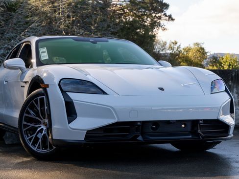 New 2026 Porsche Taycan Turbo S image 9