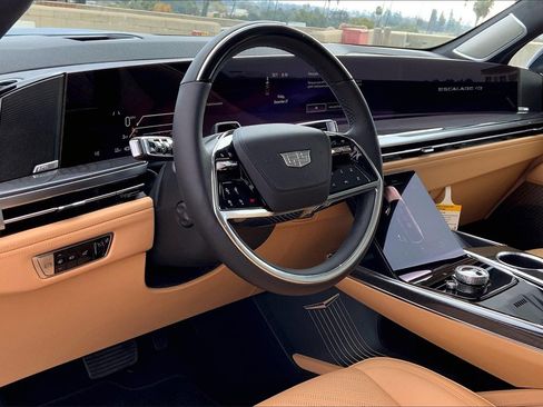 New 2025 Cadillac Escalade IQ Luxury 2 image 9