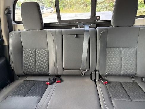 Used 2019 Nissan Titan SV w/ SV Convenience Package AWD/4WD image 34