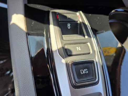 Used 2018 Honda Pilot Touring image 26
