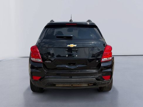 Used 2019 Chevrolet Trax LT w/ LT Convenience Package FWD image 4