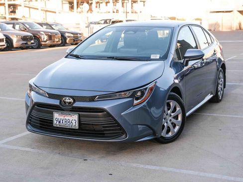 Certified 2025 Toyota Corolla LE FWD image 1