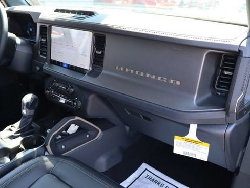 New 2025 Ford Bronco Badlands w/ Sasquatch Package AWD/4WD image 52