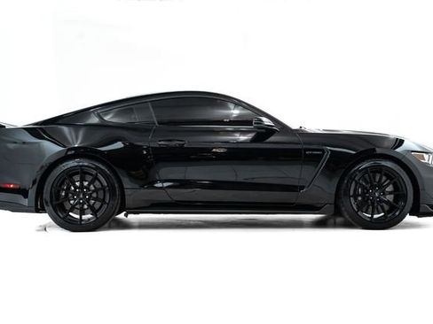 Used 2018 Ford Mustang Shelby GT350 w/ Convenience Package image 5