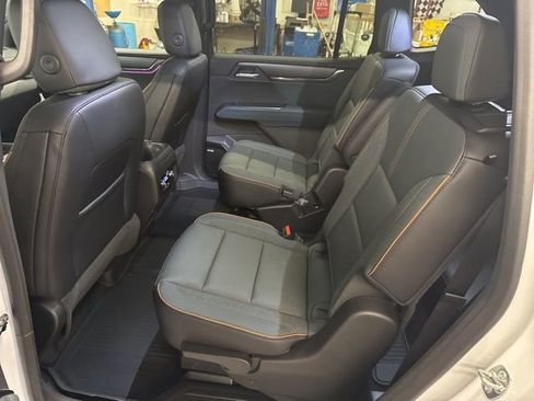 New 2026 GMC Acadia AT4 w/ LPO, Floor Liner Package AWD/4WD image 22