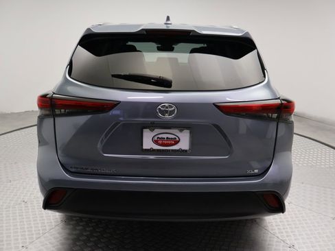 Used 2023 Toyota Highlander XLE FWD image 10