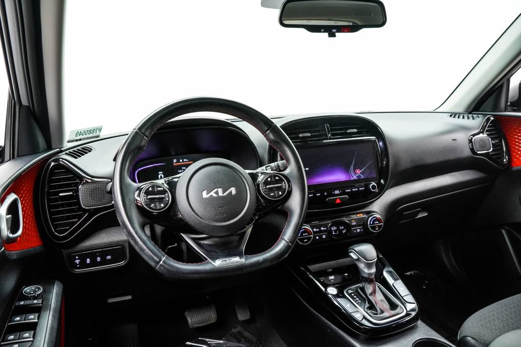 Used 2023 Kia Soul GT-Line w/ GT-Line Technology Package FWD image 4