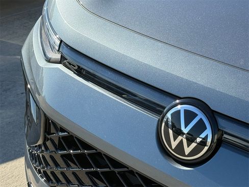 New 2026 Volkswagen Tiguan SE R-Line image 4