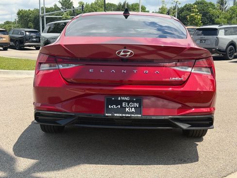 Used 2023 Hyundai Elantra Limited FWD image 4
