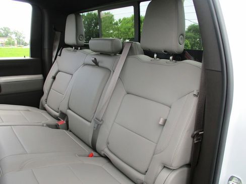 Used 2022 GMC Sierra 3500 SLT w/ SLT Convenience Package AWD/4WD image 24