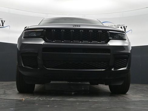 Used 2023 Jeep Grand Cherokee L Laredo RWD image 27