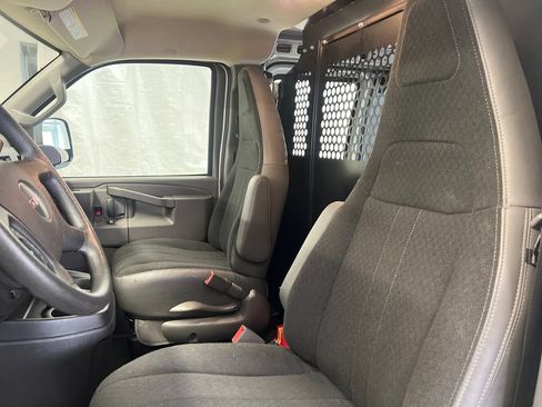 Used 2024 GMC Savana 2500 w/ Driver Convenience Package RWD image 21