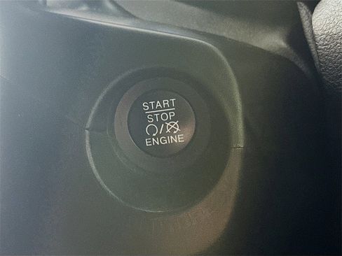 Used 2022 Jeep Renegade Latitude w/ Convenience Group image 27