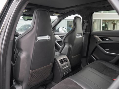 Used 2022 Jaguar F-PACE SVR image 29