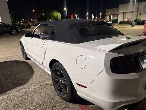 Used 2013 Ford Mustang GT Premium w/ Electronics Pkg RWD image 6