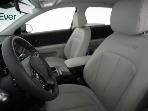 Used 2025 Hyundai Ioniq 5 Limited image 7