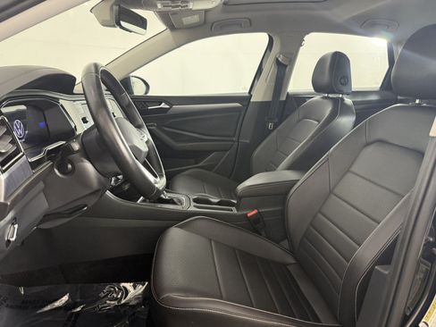 Used 2023 Volkswagen Jetta SE w/ Panoramic Sunroof Package FWD image 14